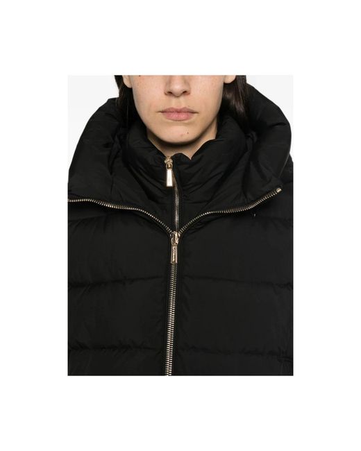Down Jackets di Moorer in Black