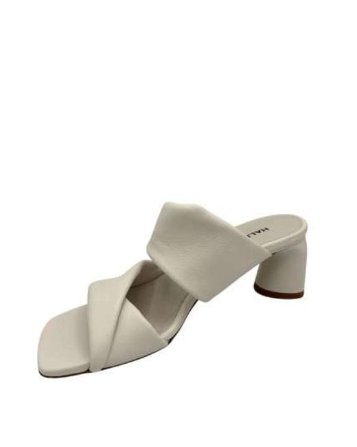 Halmanera Dally01 Mule in het White