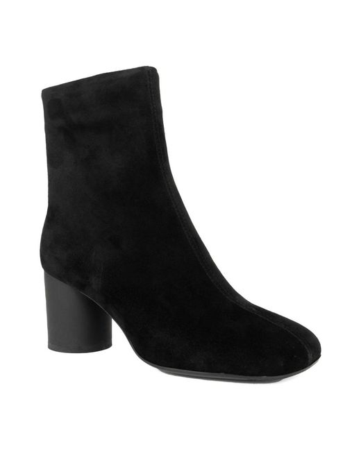 Linda Baumann Black Heeled Boots