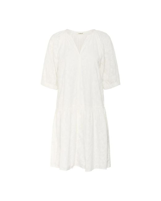 Short Dresses Soaked In Luxury de color White