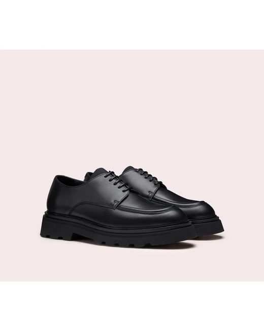 Laced Shoes di Doucal's in Black