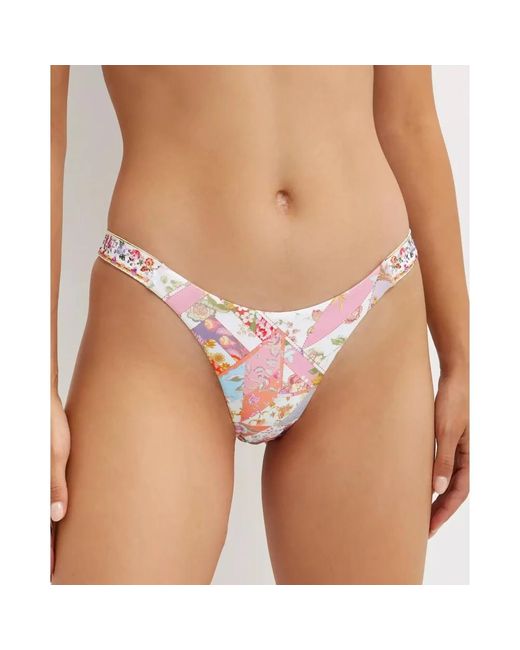 Camilla Badmode ,Roze ,Witte Bloemen Bikini Broekje Cheeky Cut in het Pink