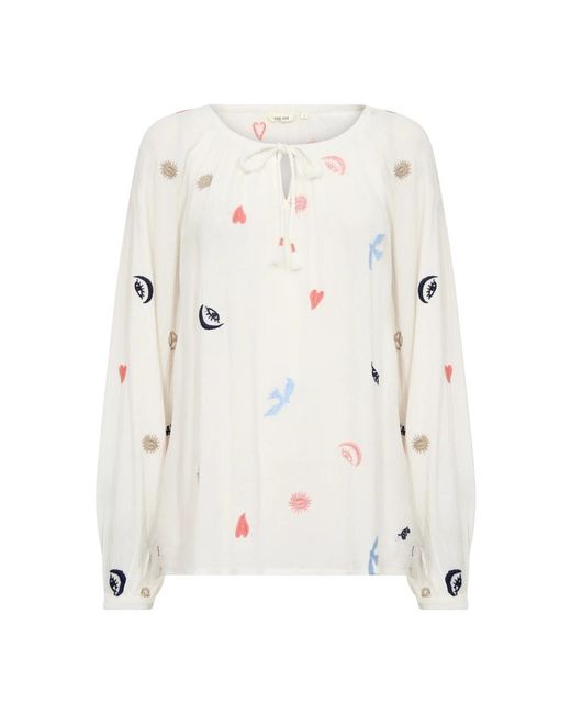 Cream White Elegante Bluse Mit Bestickten Details