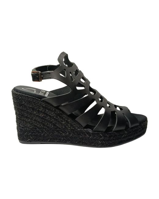 Kanna Black Wedges