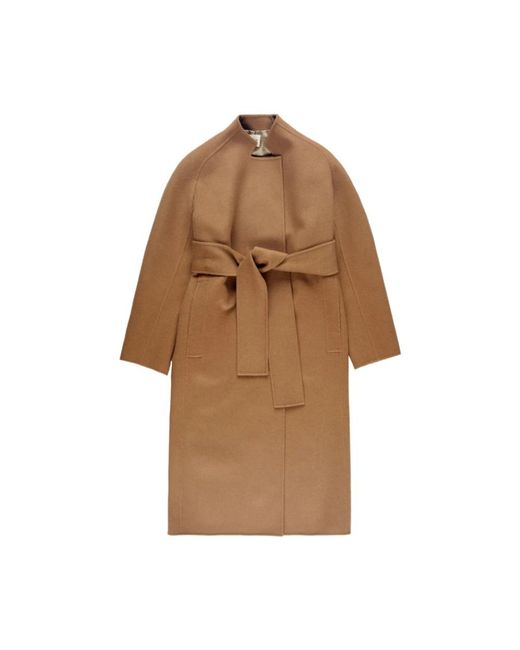 Khaite Kameelbruine Wikkeljas Met Riem in het Brown