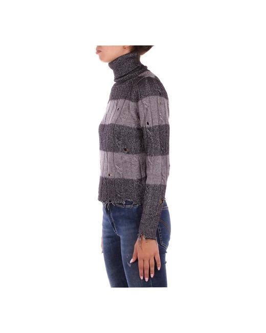 SOLOTRE Blue Turtlenecks
