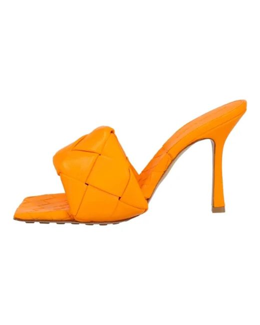 Cuoio heels di Bottega Veneta in Orange