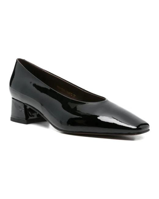 Linda Baumann Black Pumps