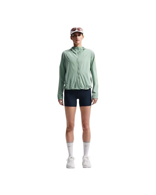 Nike Lightweight Running Jacket in het Green