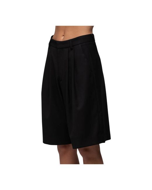 Casual Shorts GUAJA. de color Black