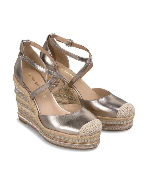 Alma En Pena. Metallic Keilabsatz Mit Details