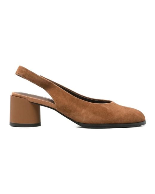 Linda Baumann Brown Pumps