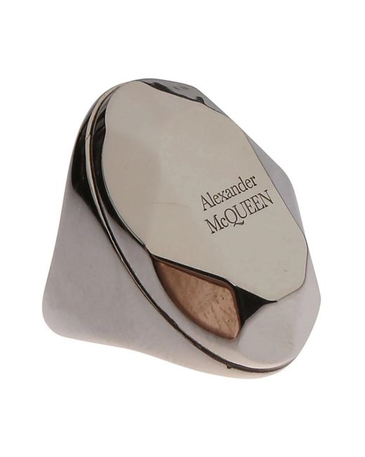 McQueen Ringen in het Gray