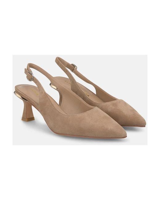 Alma En Pena. Brown Pumps