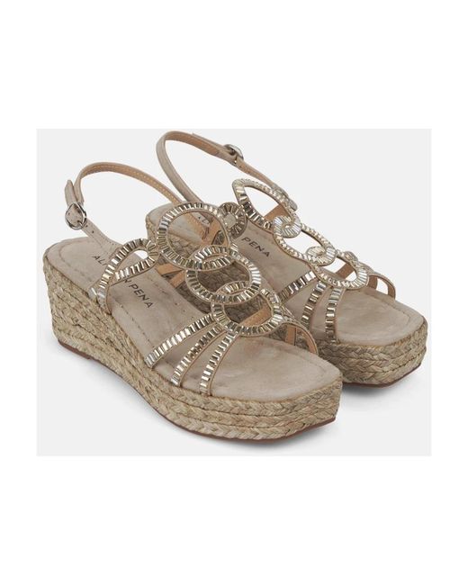 Alma En Pena. Wedges in het Metallic