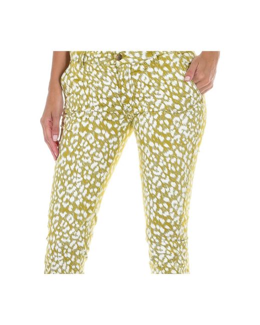 Met Rechte Broek in het Yellow