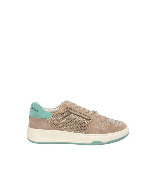 Alma En Pena. Sneakers in het Green