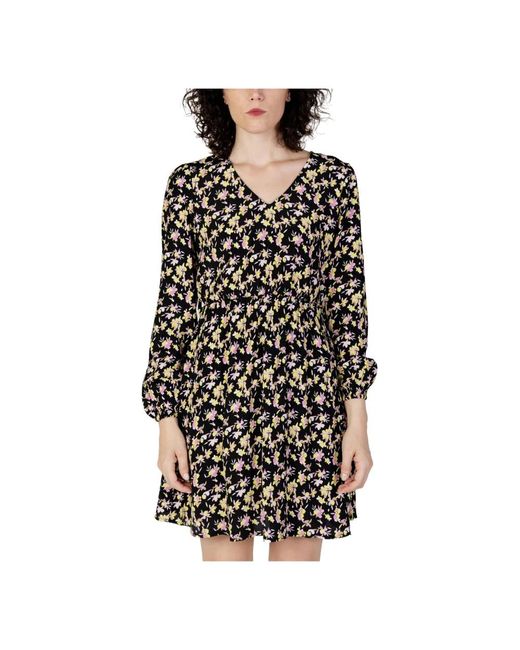Vestido floral cuello en v manga larga Jacqueline De Yong de color Black