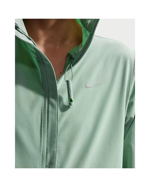 Nike Lightweight Running Jacket in het Green
