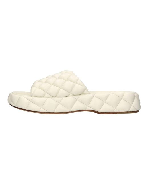Bottega Veneta Sliders in het White