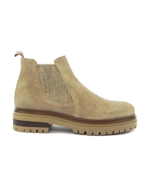 E mia Natural Chelsea boots