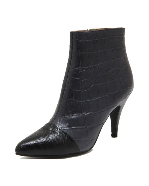 Heeled Boots di Jeffrey Campbell in Black
