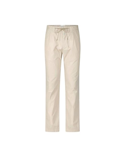 Comodi pantaloni chino tapered di Closed in Natural da Uomo