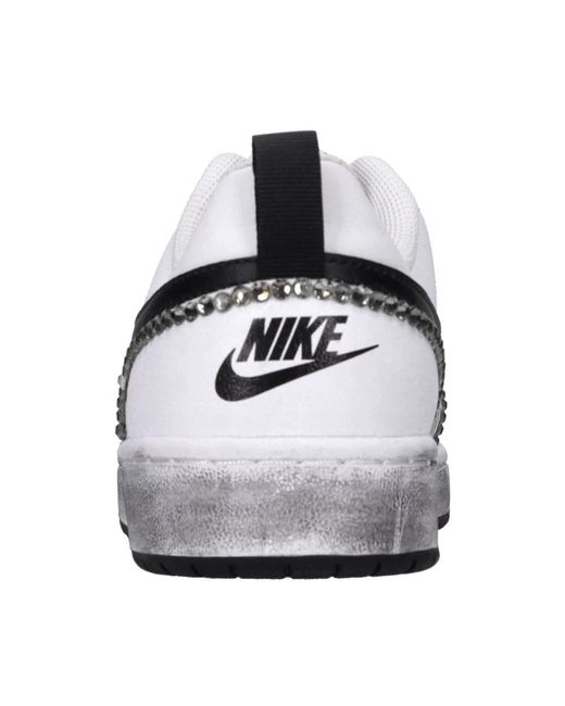 Seddy's White Sneakers