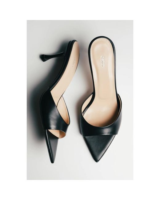 ESTRO Black Heeled Mules