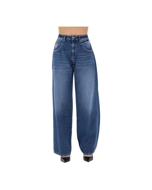 ICON DENIM Blue Bea jeans - model