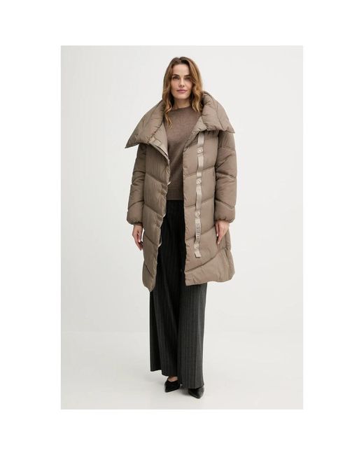 Parkas Guess de color Brown