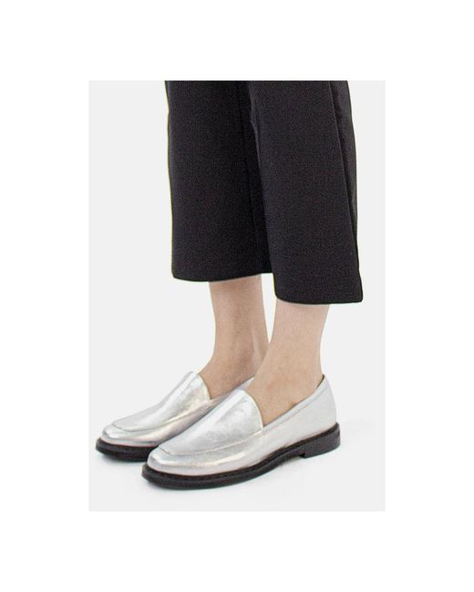 Loafers L37 en coloris White