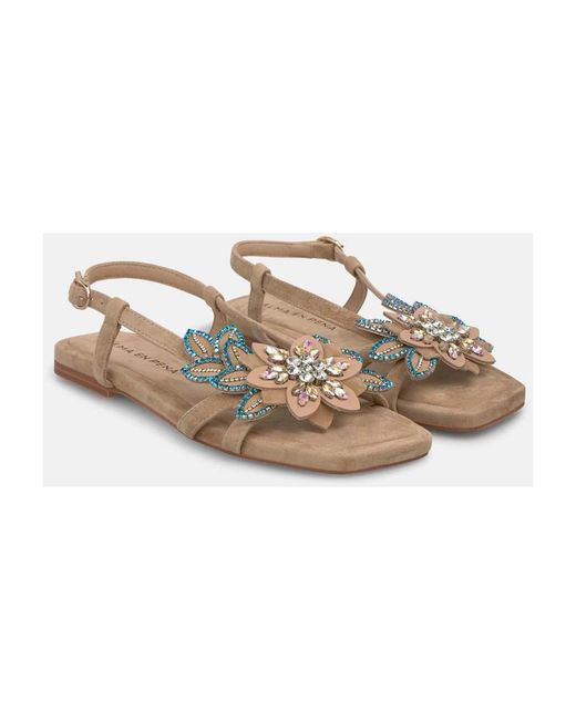 Alma En Pena. Natural Flat Sandals