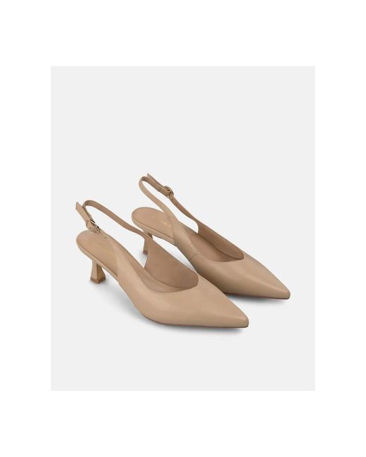Alma En Pena. Metallic Pumps
