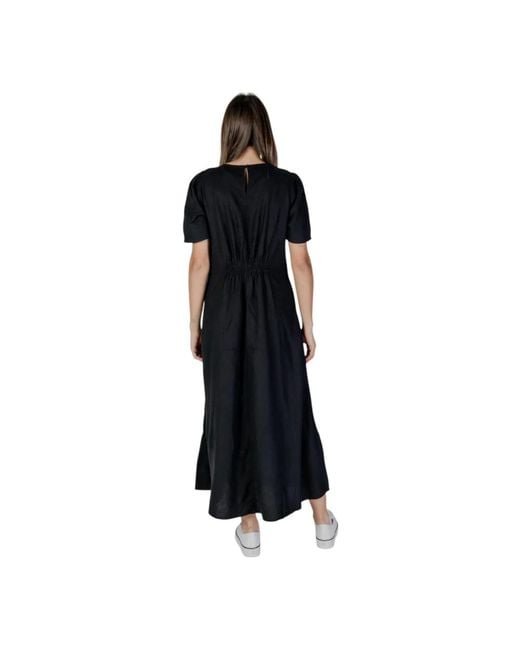 Midi Dresses di B.Young in Black
