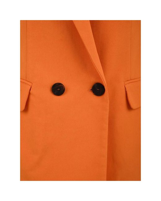 Beatrice B. Blazers in het Orange
