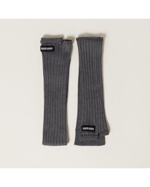 miu miuのニットグローブ Miu Miu Ribbed Knit Silk Fingerless Gloves in Gray | Lyst