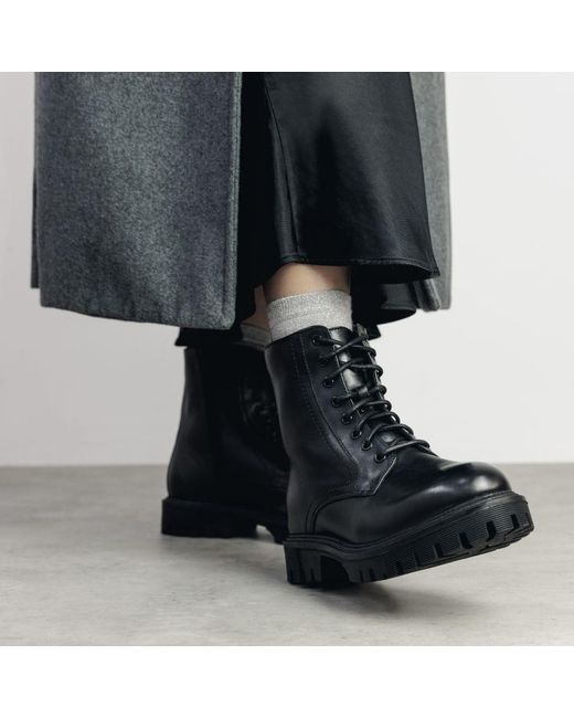 Moda In Pelle Blue Presses Leather