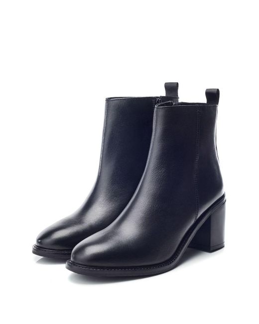 b.soleful Blue B.Fleur Leather