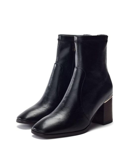 Moda In Pelle Blue Petras Porvair