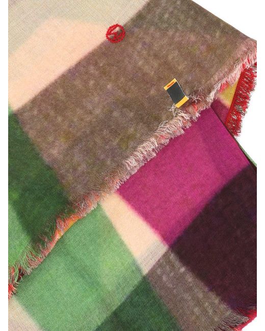 TALKING WALLS Green Scarfs