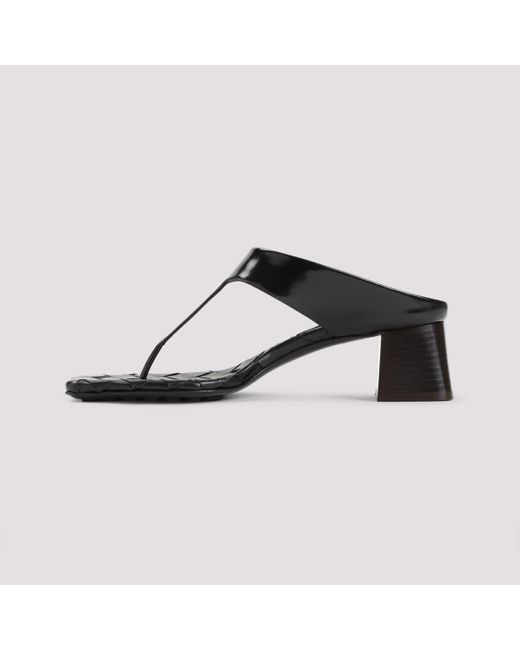 Bottega Veneta Black Elegant Leather Sandals For