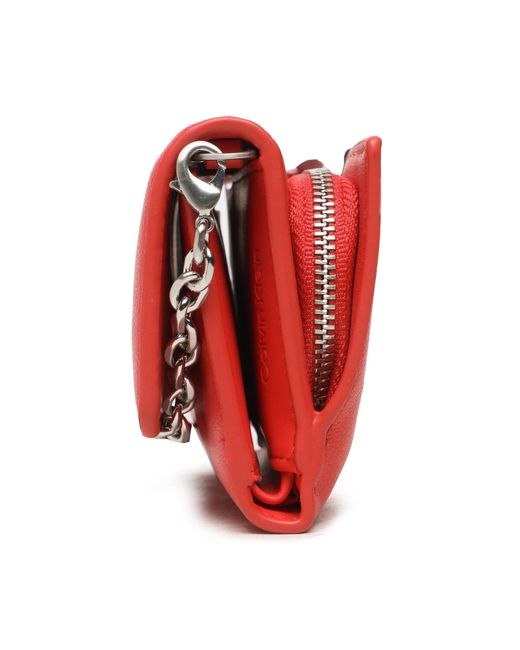 Calvin Klein Red Handtasche re-lock trifold sm w/strap k60k611010 xad