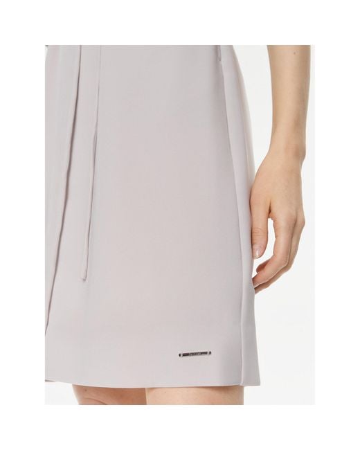Calvin Klein Gray Kleid Für Den Alltag K20K206375 Regular Fit