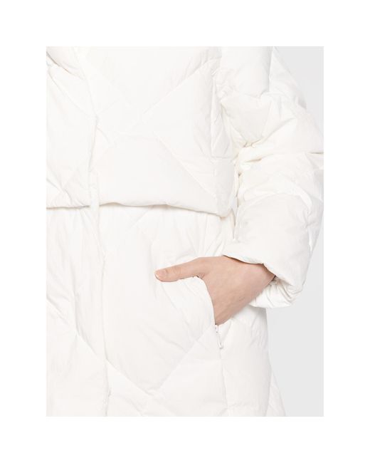 Calvin Klein White Daunenjacke Transform K20K204632 Weiß Regular Fit