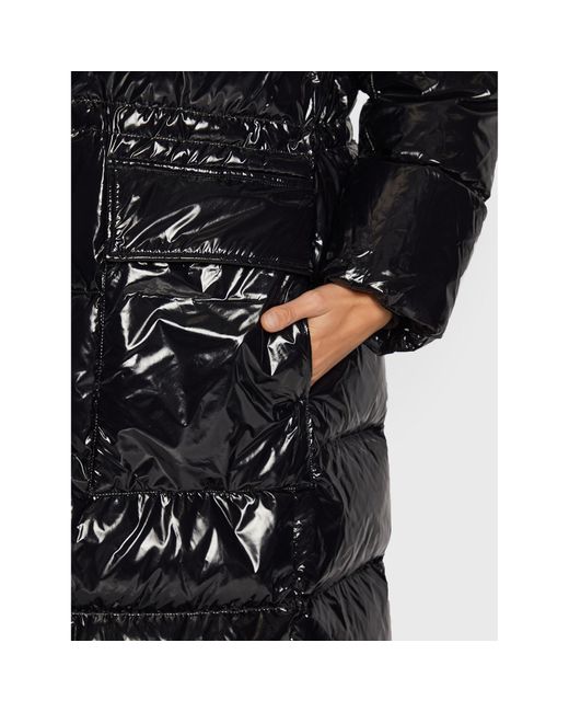 Calvin Klein Black Daunenjacke High Shine K20K204687 Regular Fit