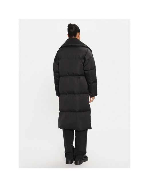 Calvin Klein Black Daunenjacke K20K207721 Regular Fit