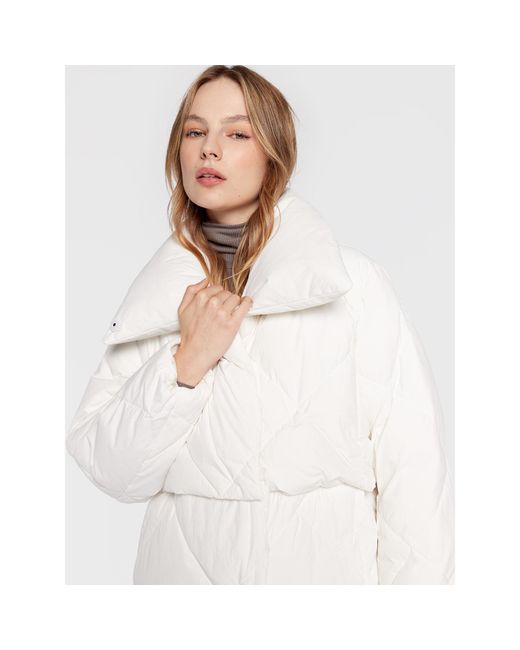 Calvin Klein White Daunenjacke Transform K20K204632 Weiß Regular Fit