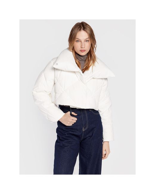 Calvin Klein White Daunenjacke Transform K20K204632 Weiß Regular Fit
