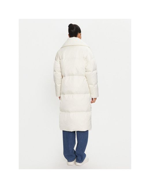 Calvin Klein White Daunenjacke K20K207721 Regular Fit